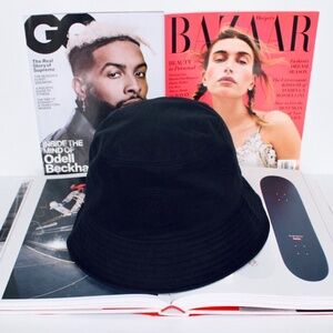 WE11DONE Black Embossed Logo Bucket Hat
